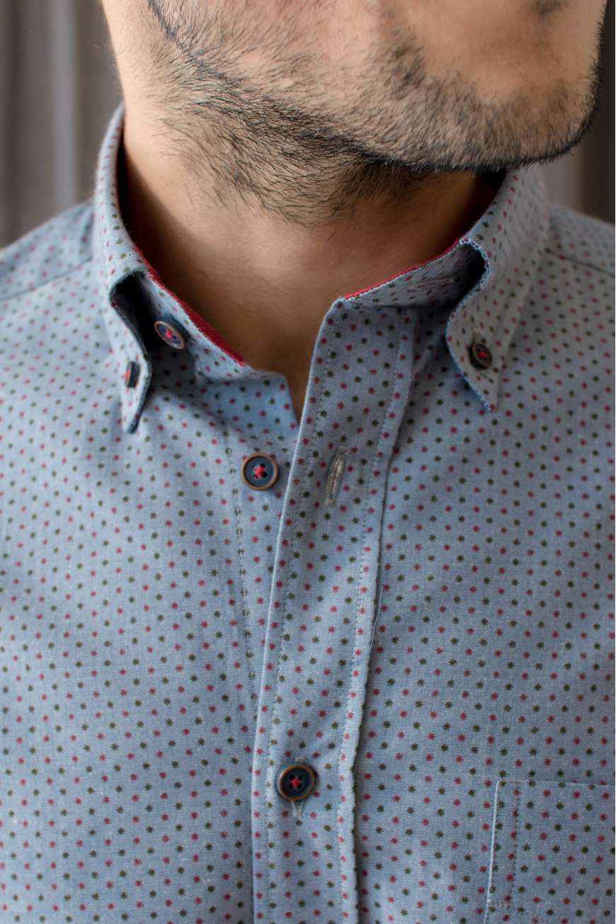 Camisa hojas en baile Camisa hojas en baile