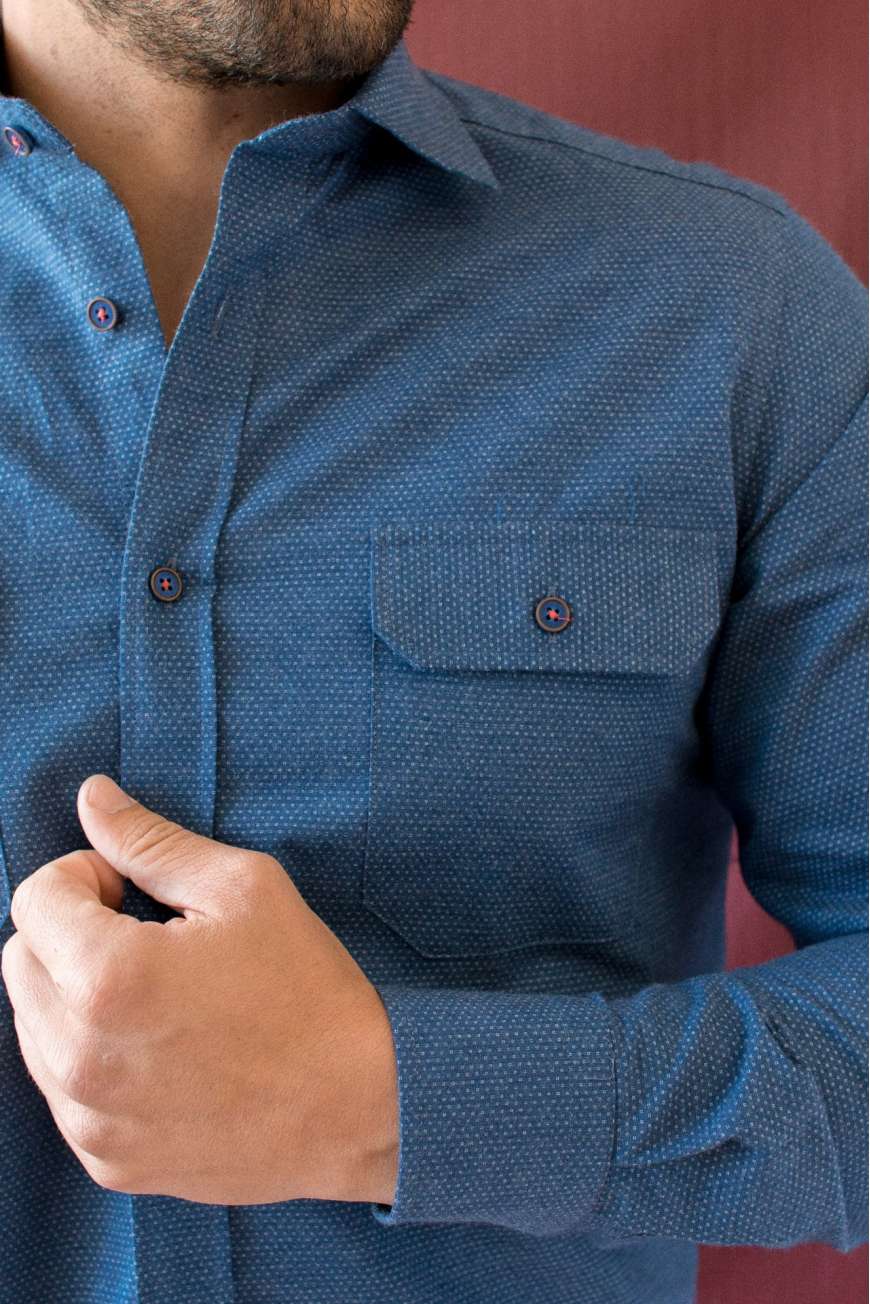 Camisa denim dos bolsos Camisa denim dos bolsos